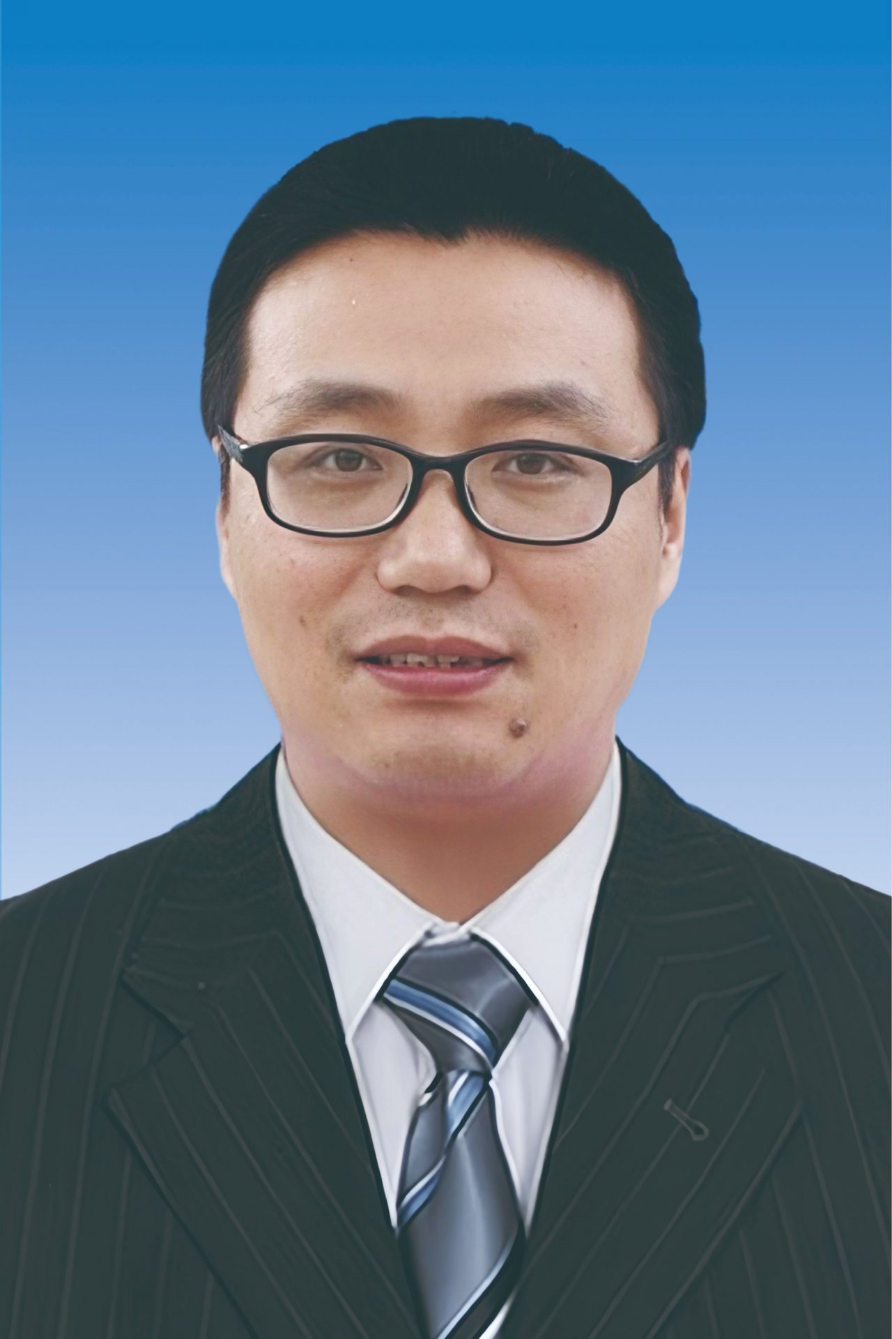 张雷