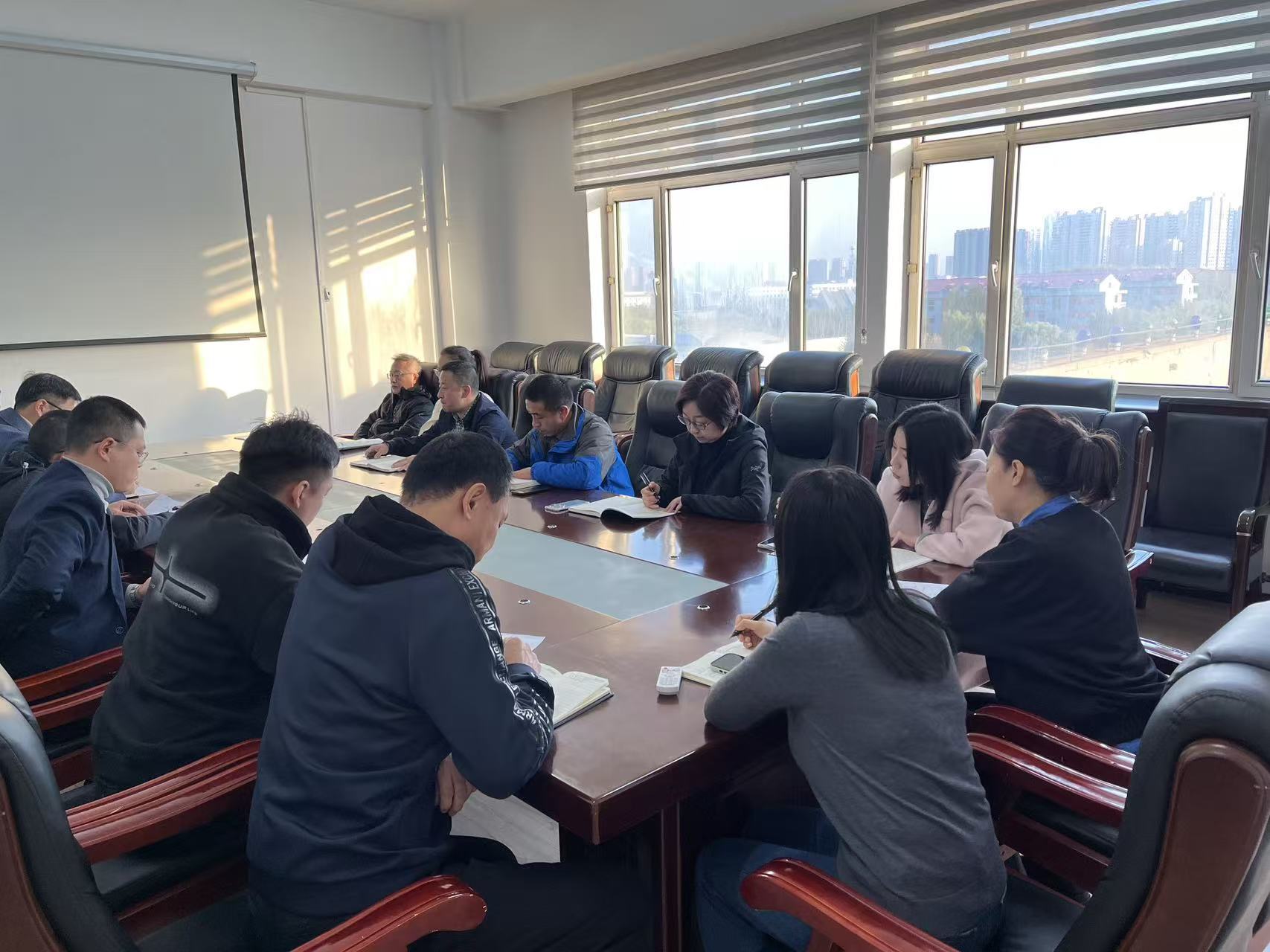 哈医大二院实验动物中心主任郭守利一行